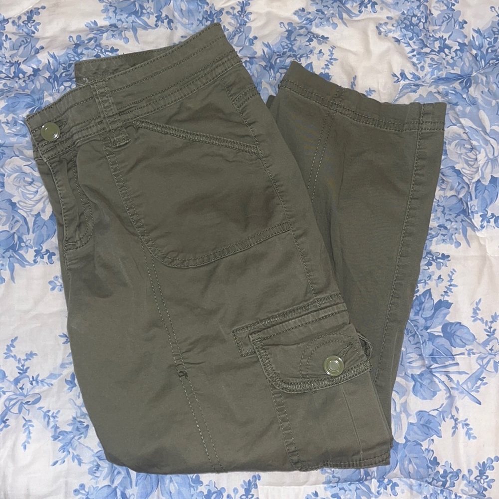 Capri Women’s Cargo pants